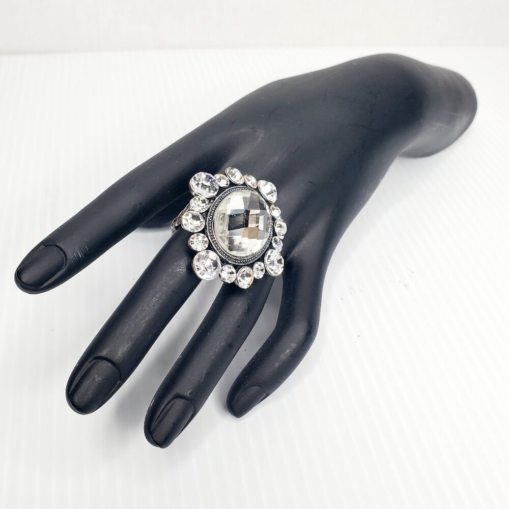 Oval Crystal Rhinestone Silver Halo Stretch Ring.